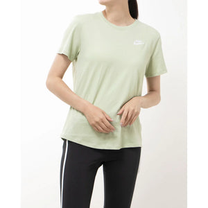 Nike Women's Short-Sleeve T-Shirt